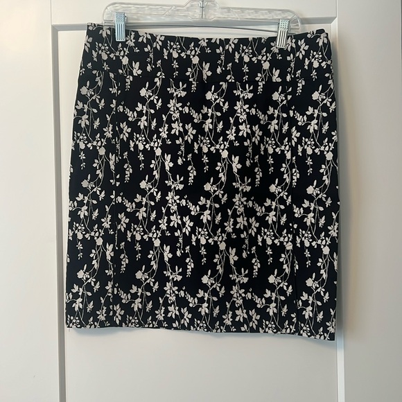 Margaret M Pencil Skirt - Picture 1 of 6